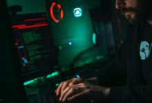 Фото - СМИ: хакеры Russian Anonymous атаковали сайт британской службы контрразведки MI5