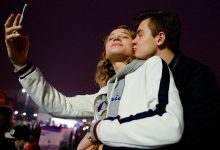 Фото - Россияне не публикуют фото партнеров из-за нежелания афишировать отношения и боязни сглаза